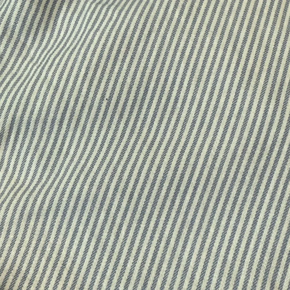 H&M Classic Button Down Shirt - Picture 3 of 7